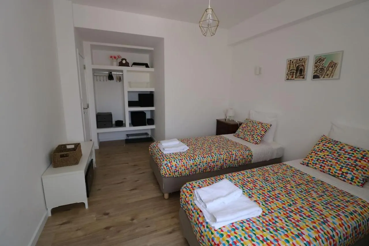 Treetops Lisbon Apartment 0*,
